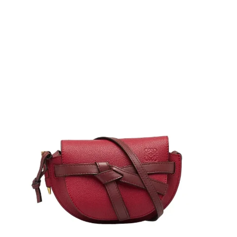 Loewe Pre-owned Fabric shoulder-bags Red Dames
