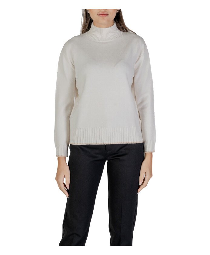 pull-en-tricot-a-col-roule-blanc