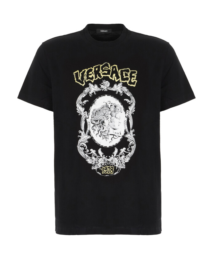 stylish-t-shirt-for-men-and-women
