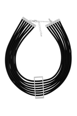 nordiskt-fyrkantigt-halsband-trendy-design
