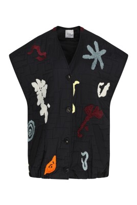 sleeveless-black-puffer-jacket