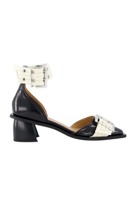 chunky-buckle-open-cut-sandals