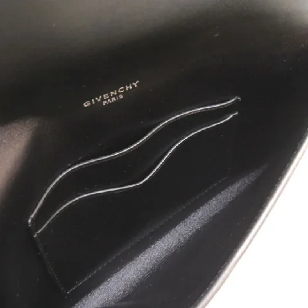 Givenchy Pre-owned Fabric clutches Black Dames