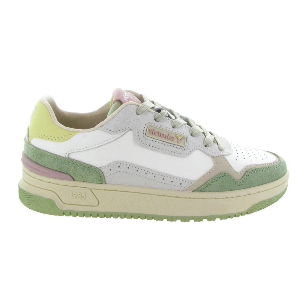 Shoes > Sneakers - - Victoria - Modalova