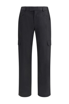 cargo-pants-with-multiple-pockets