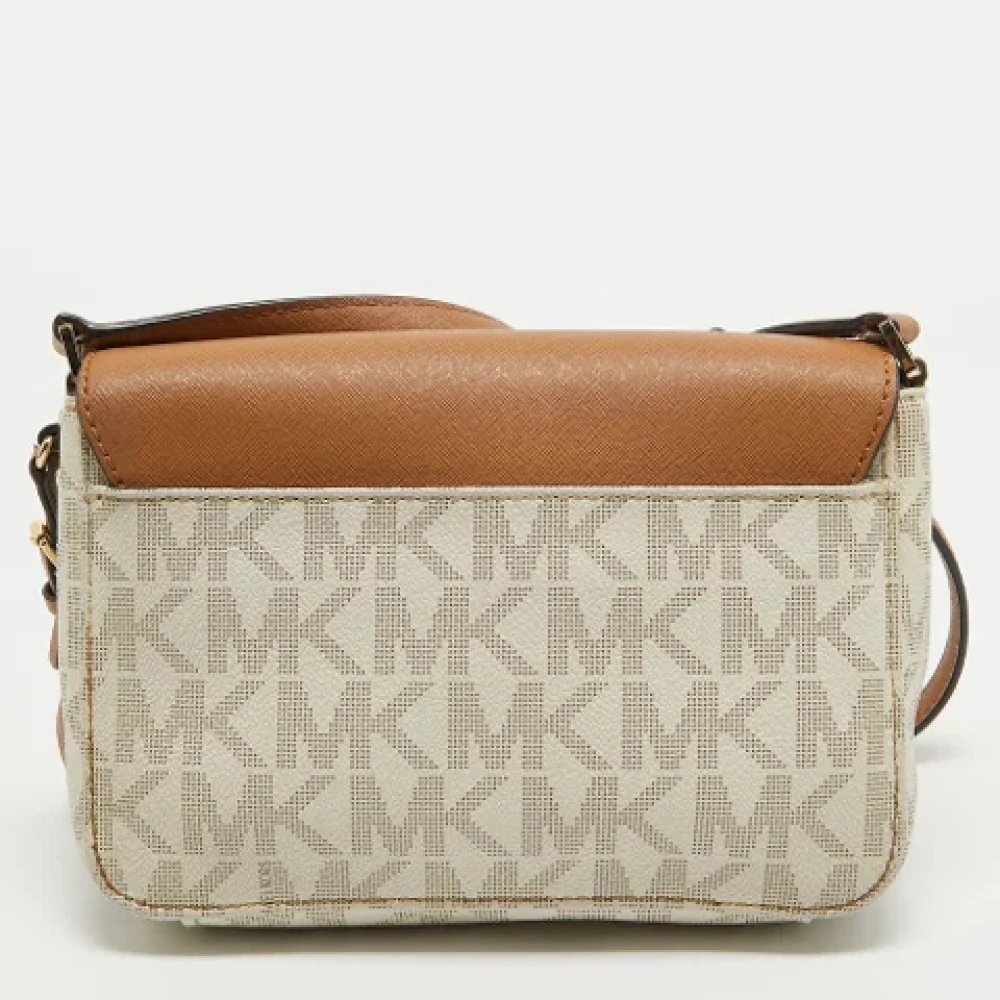 Michael Kors Pre-owned Coated canvas shoulder-bags Beige Dames