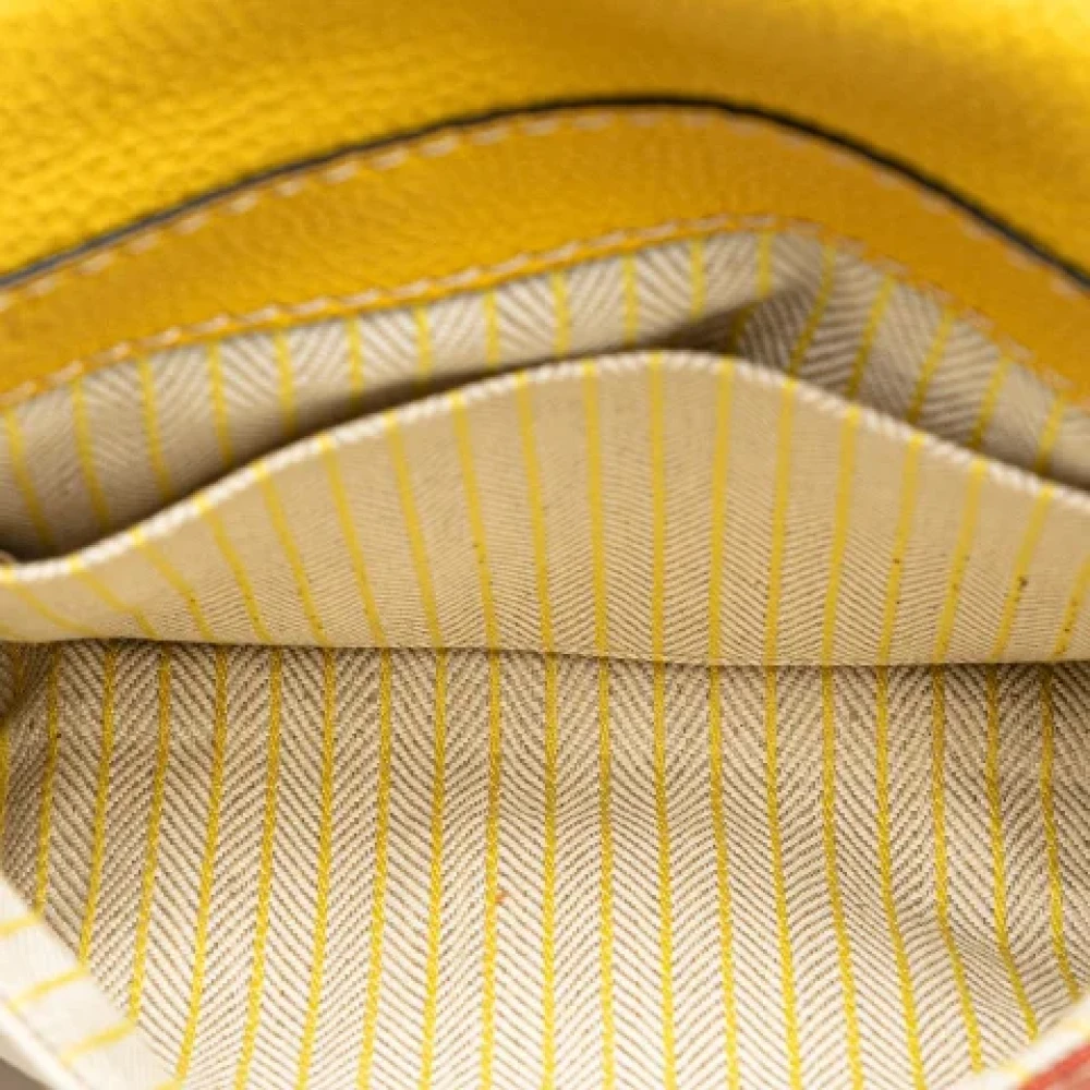 Loewe Pre-owned Leather shoulder-bags Yellow Dames