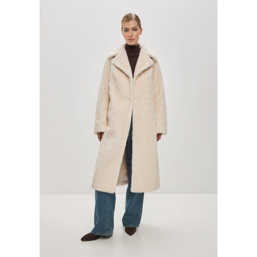 Cesare Gaspari Elegante Roomwitte Kabelgebreide Nepbontjas Hildi Beige Dames