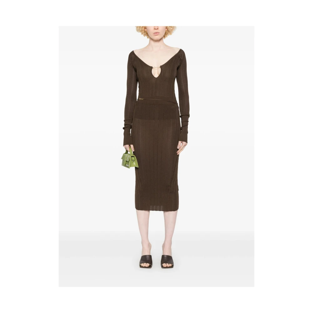 Jacquemus Bruine Sweater met scoop hals Brown Dames
