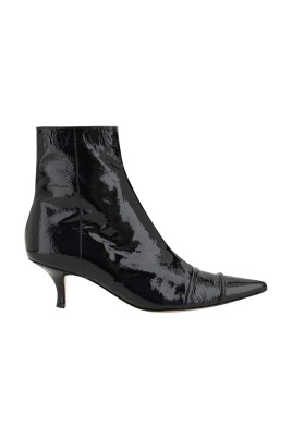 black-patent-leather-kitten-heel-boots