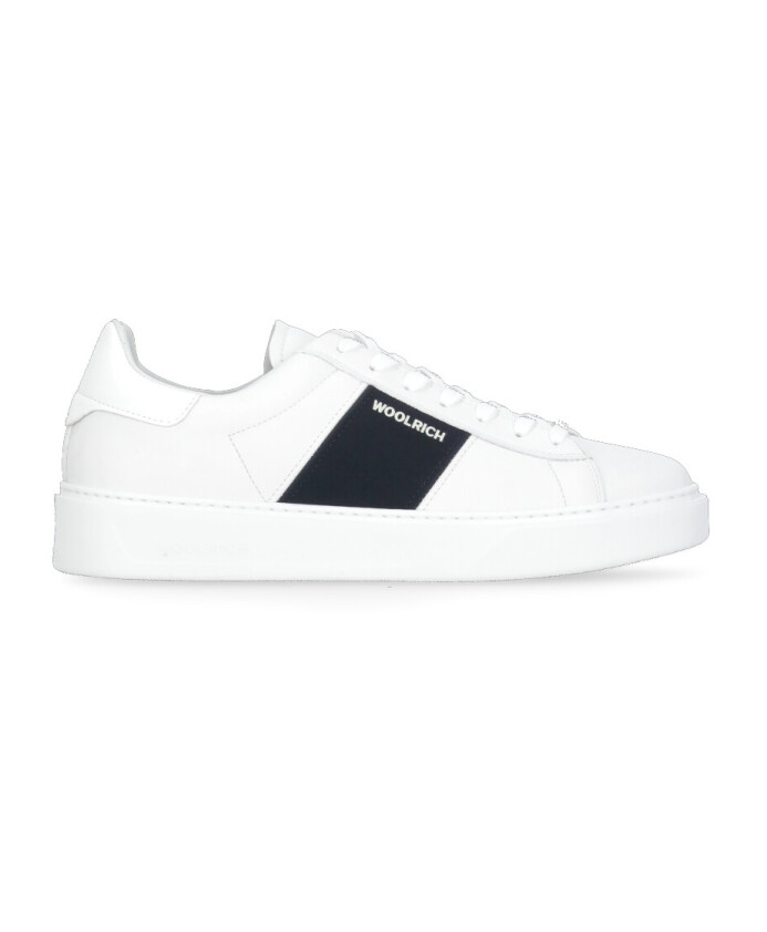 sneakers-en-cuir-blanc-avec-inserts-contrastants