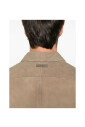 veste-legere-en-daim-camel-avec-boutons
