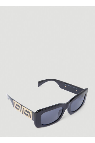 Okulary przeciwsłoneczne z prostokątną oprawką i logiem