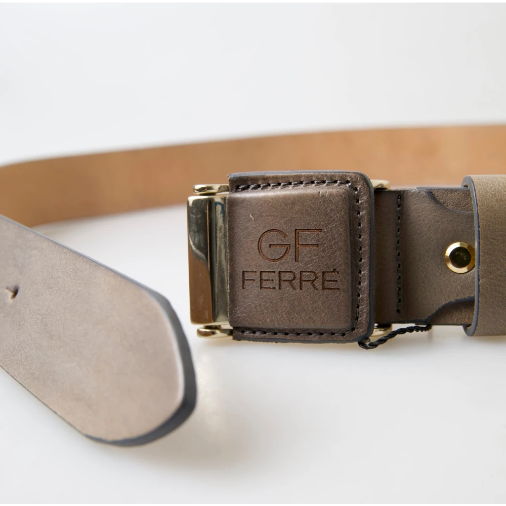 Gianfranco Ferré Elegante Leren Riem met Gegraveerde Gesp Brown Dames
