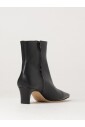 bottes-a-talons-aiguilles-en-cuir