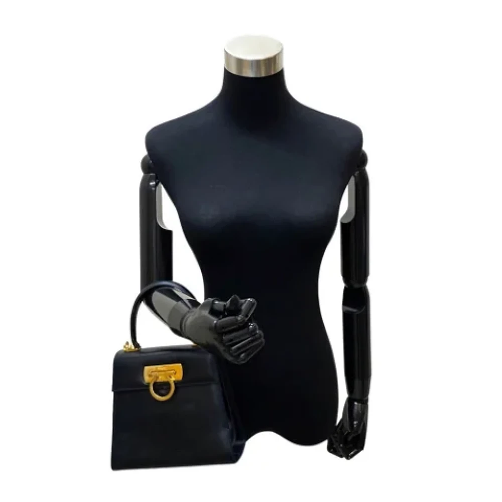 Salvatore Ferragamo Pre-owned Fabric handbags Black Dames