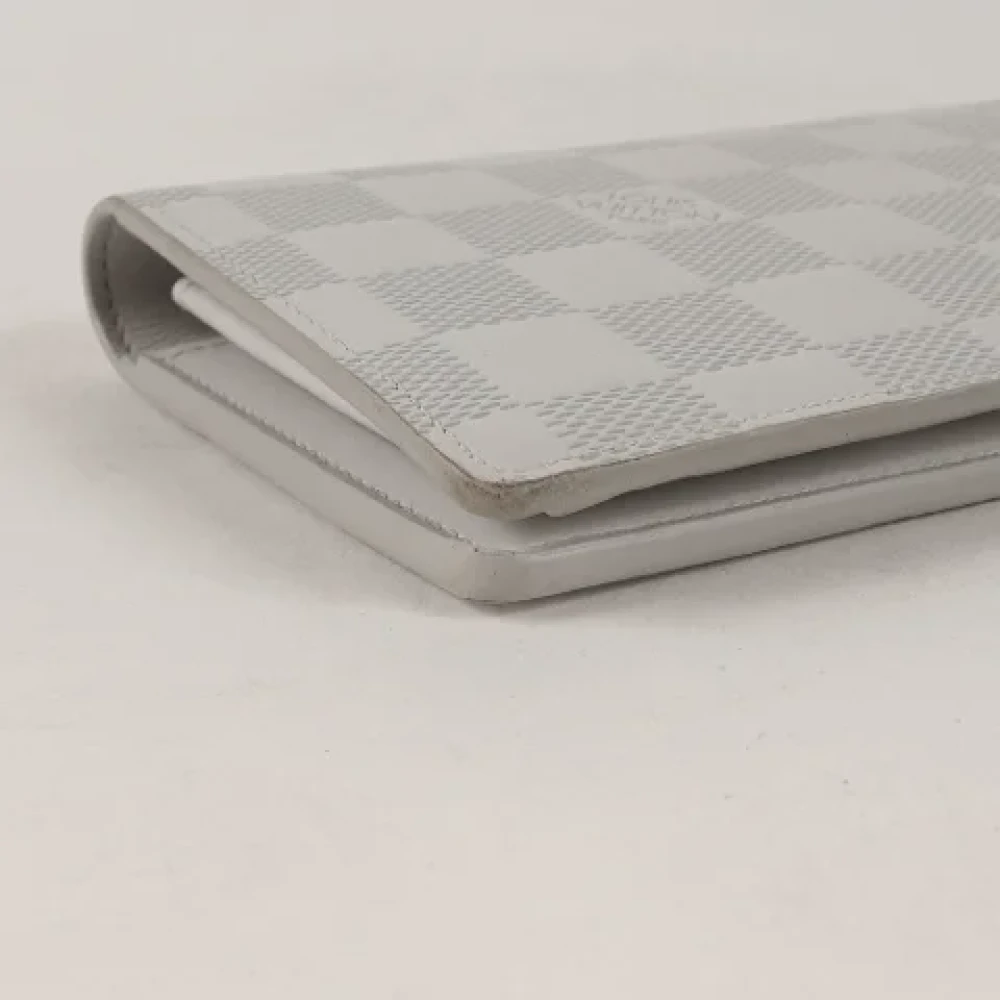 Louis Vuitton Vintage Pre-owned Leather wallets White Heren