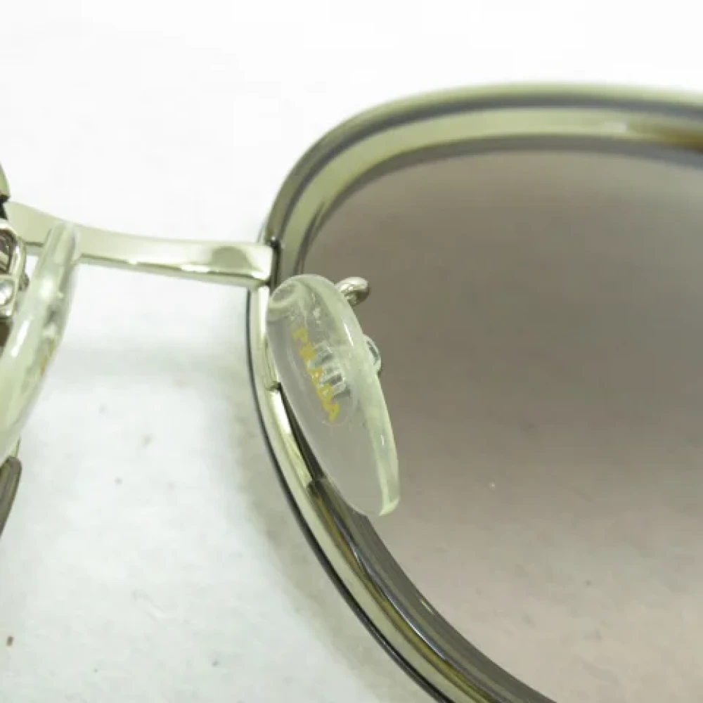 Prada Vintage Pre-owned Plastic sunglasses Gray Dames