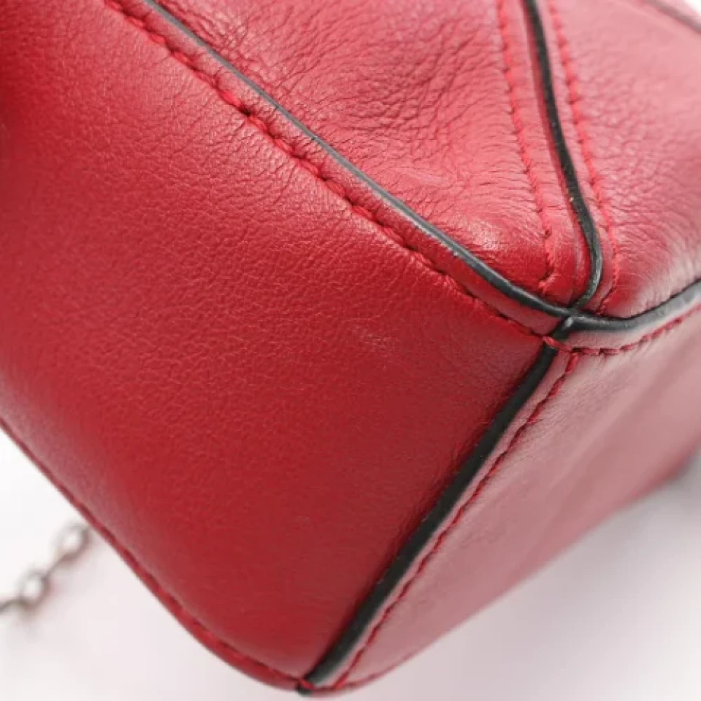 Loewe Pre-owned Leather handbags Red Dames