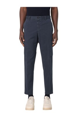 green-tapered-cargo-pants