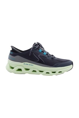 stylish-sneaker-with-pozole-detailing