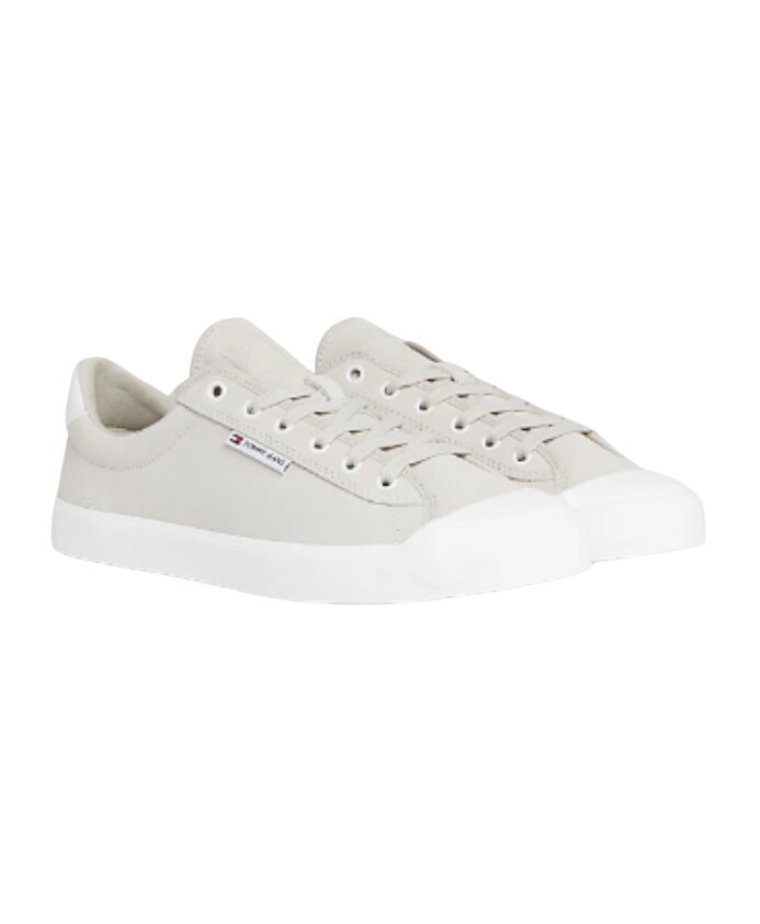 casual-sneakers-for-men-and-women