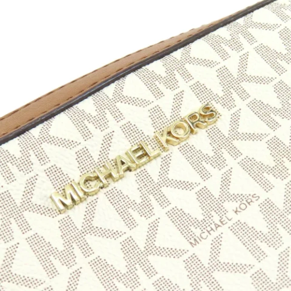 Michael Kors Pre-owned Plastic shoulder-bags Beige Dames