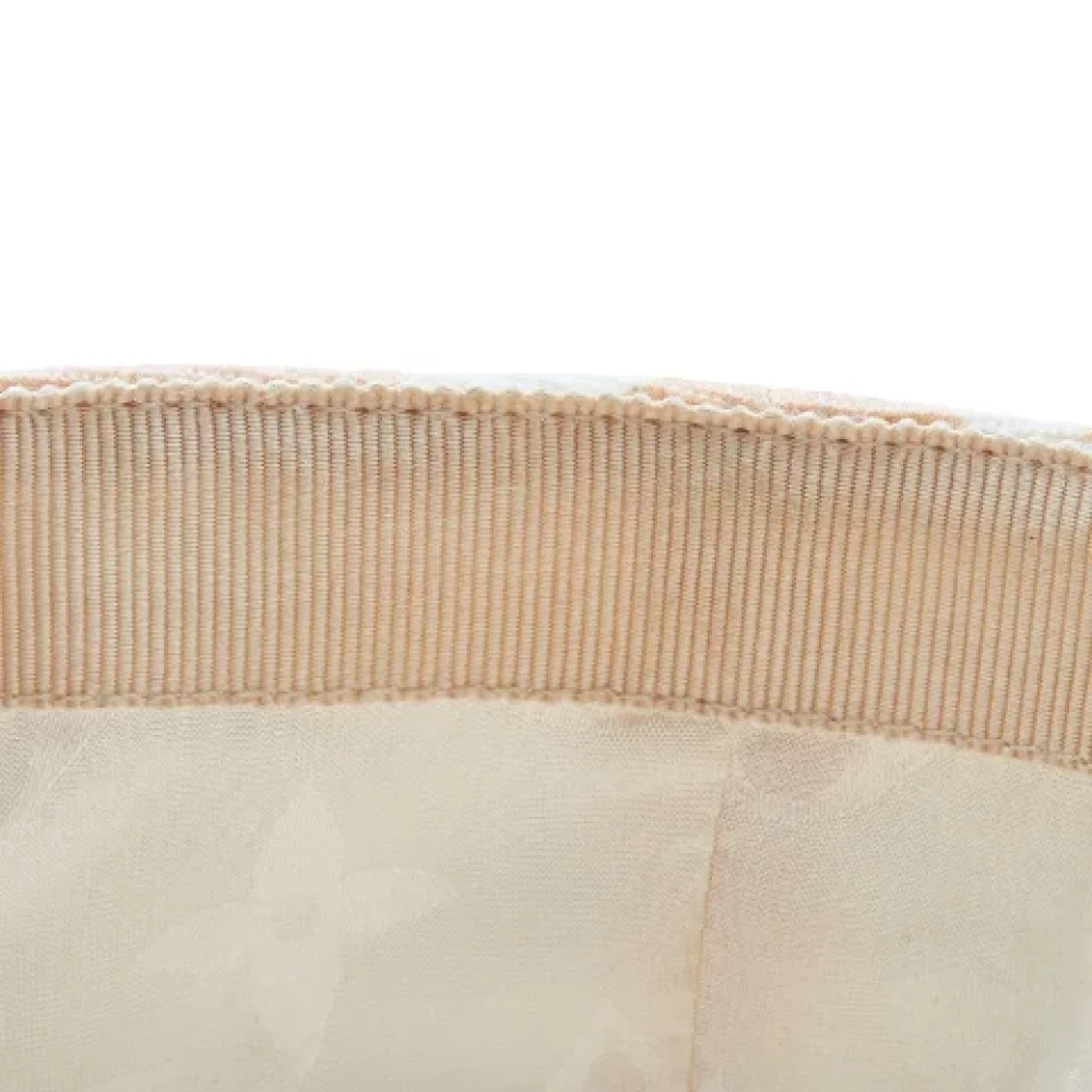 Louis Vuitton Vintage Pre-owned Fabric hats Beige Dames