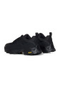 sneakers-basses-noires-semelle-vibram