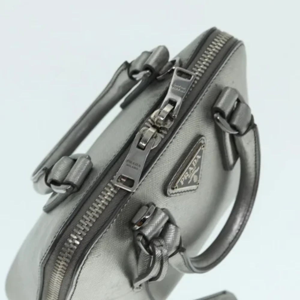 Prada Vintage Pre-owned Leather handbags Gray Dames