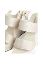 beige-platte-wig-sandaal-webbing