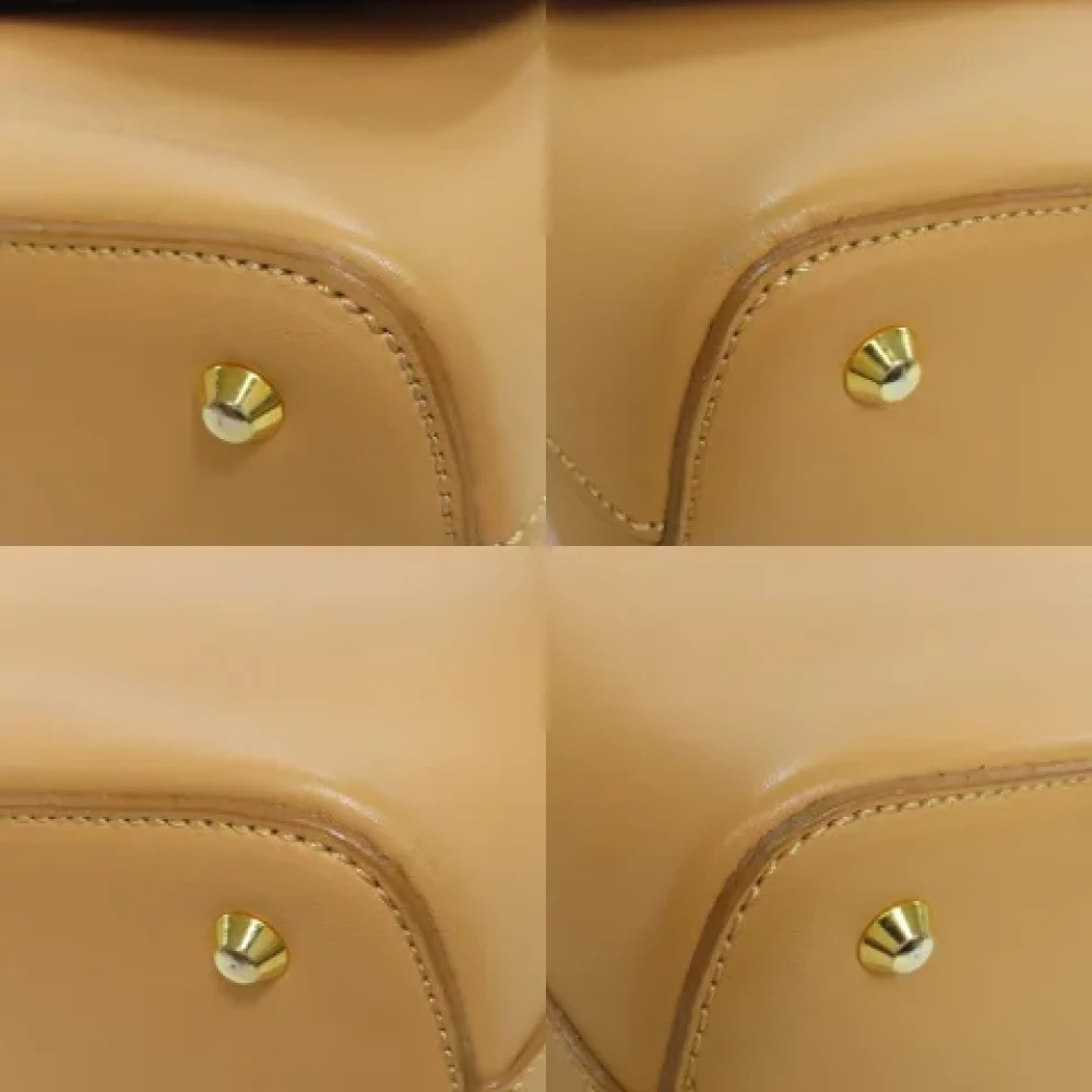 Burberry Vintage Pre-owned Leather shoulder-bags Beige Dames
