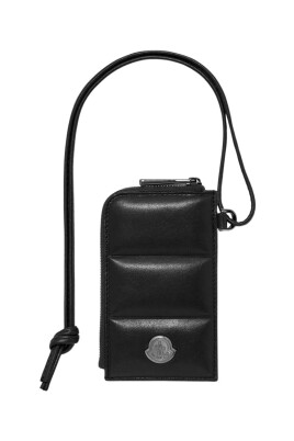 black-leather-bifold-wallet-with-logo-embossing