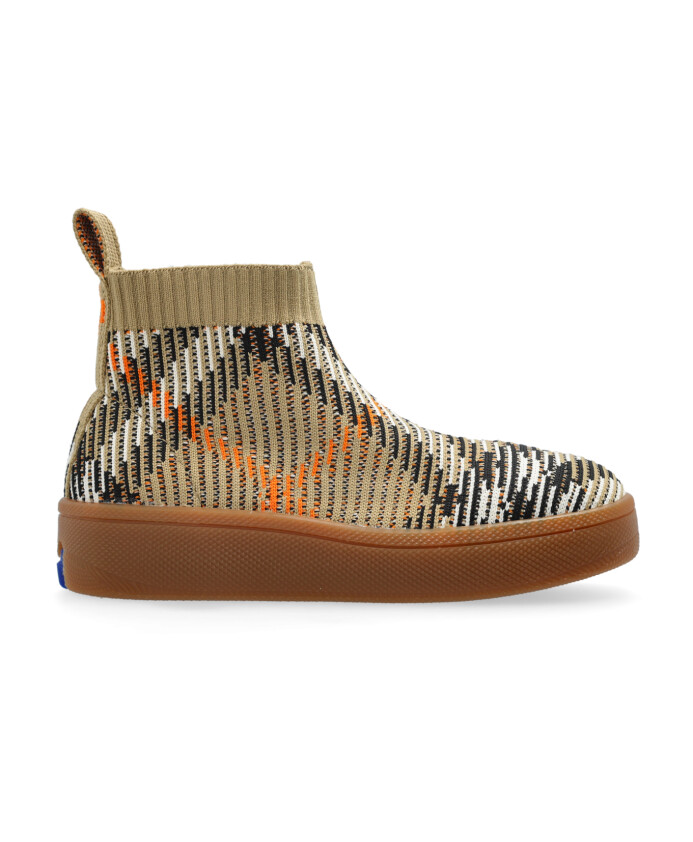 baskets-chaussettes-a-carreaux