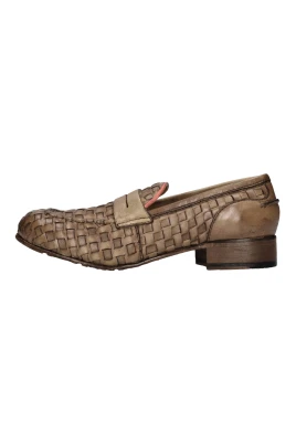 Papuanocciola Moccasins