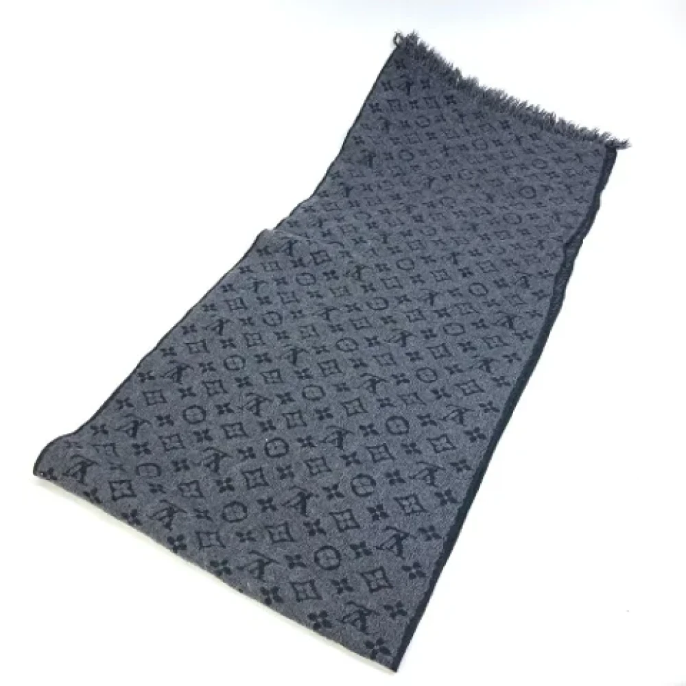 Louis Vuitton Vintage Pre-owned Wool scarves Gray Heren