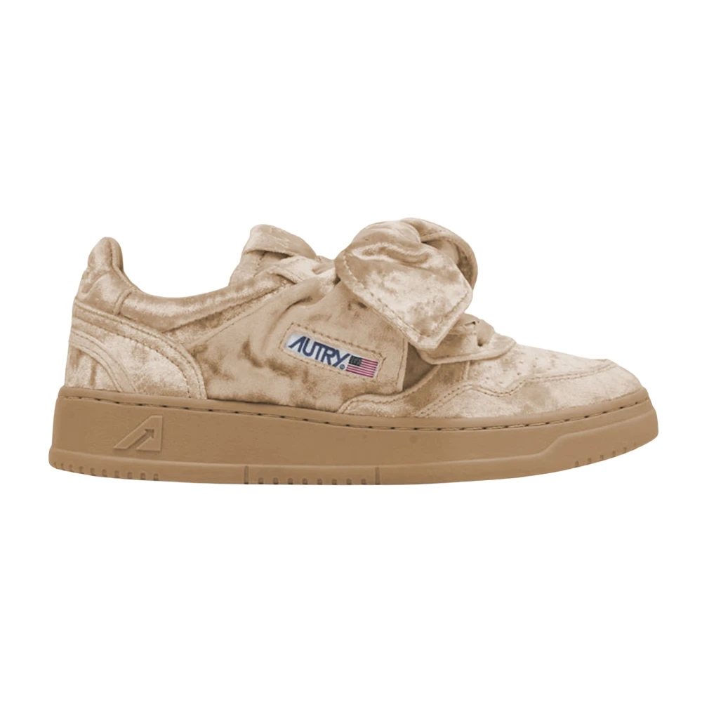 Autry Women's Beige Medalist Low Velvet Trainers