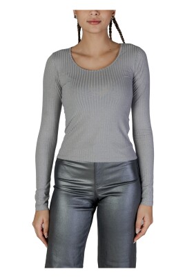 round-neck-long-sleeve-knitwear