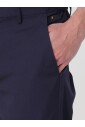 pantalon-bleu-leger-et-resistant-a-l-eau
