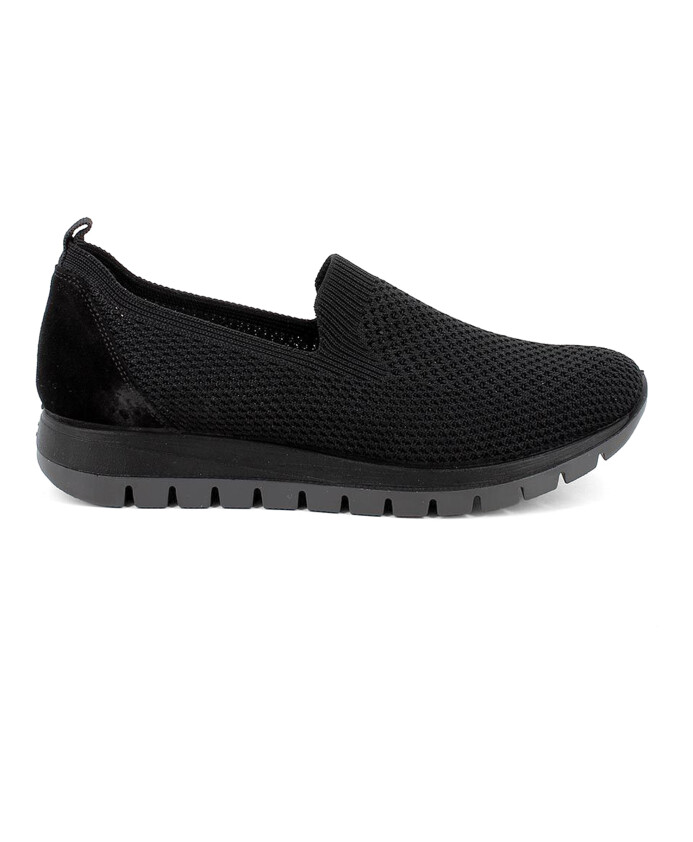 slip-ons-noires-avec-effet-tricote