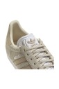 sneakers-beige-en-daim-style-elegant