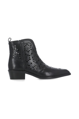 perforated-leather-boots-with-arrow-toe