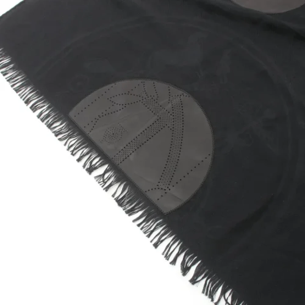 Hermès Vintage Pre-owned Silk scarves Black Dames