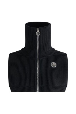 cache-col-a-plastron-en-tricot