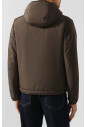 veste-impermeable-verte-typhoon-isolee