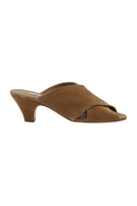 suede-mules-low-heel-casual-style