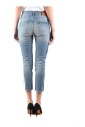 jeans-en-denim-classiques-pour-un-usage-quotidien