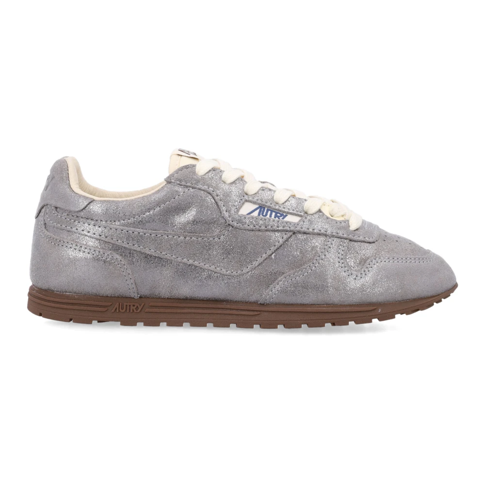 Autry Metallic Finish Suède Sneakers Dames Schoenen Grijs