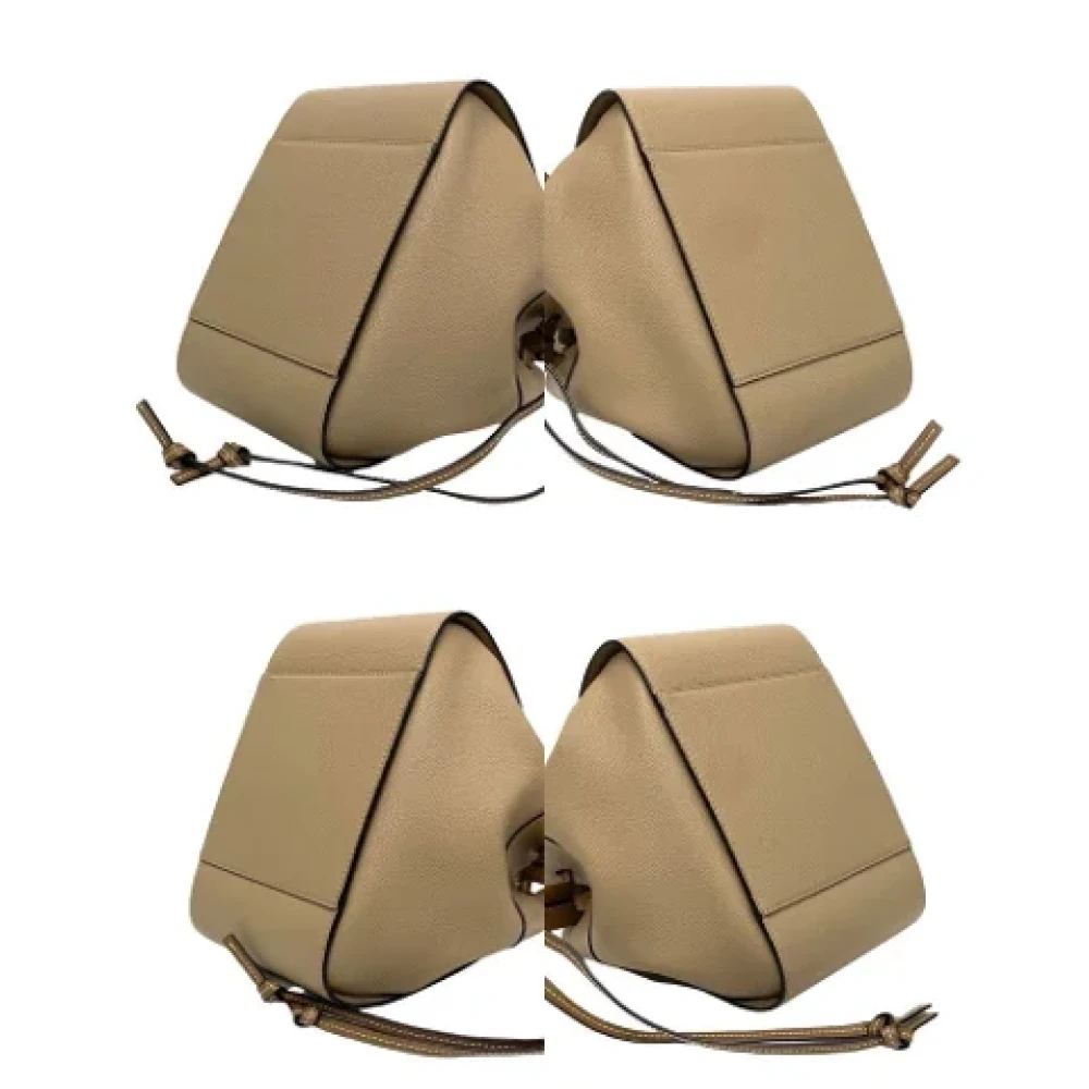 Loewe Pre-owned Leather shoulder-bags Beige Dames