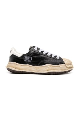 black-sneaker-a13fw727